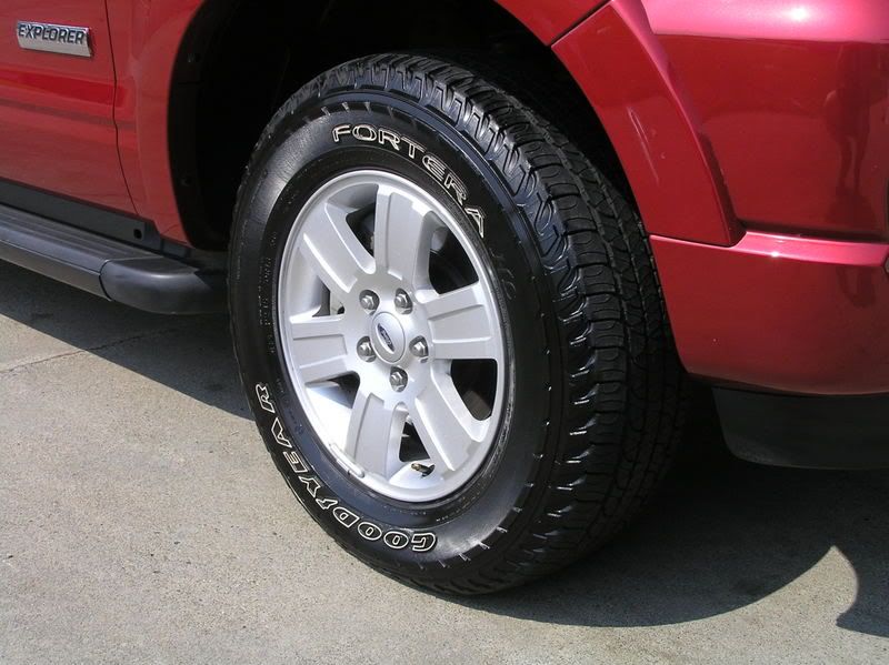 FordExplorer04.jpg