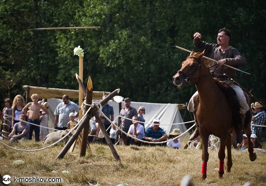 Городецкое Гульбище - 2011: состязания конных Photobucket