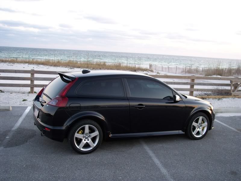 Black Volvo C30