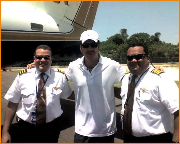 Ricardo Arjona en el aeropuerto de Rep Dom