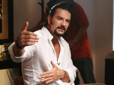 Ricardo Arjona y Monica Noguera - Entrevista en Cada Dia de Telemundo