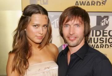James Blunt, acompañado de su ex, la modelo checa Petra Nemcova