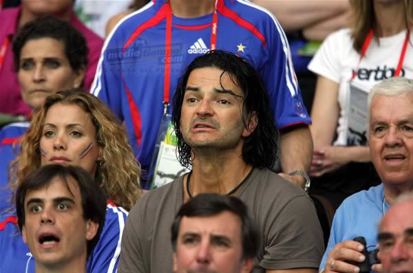 Don Ricardo Arjona Moscoso, a la izquierda de su hijo