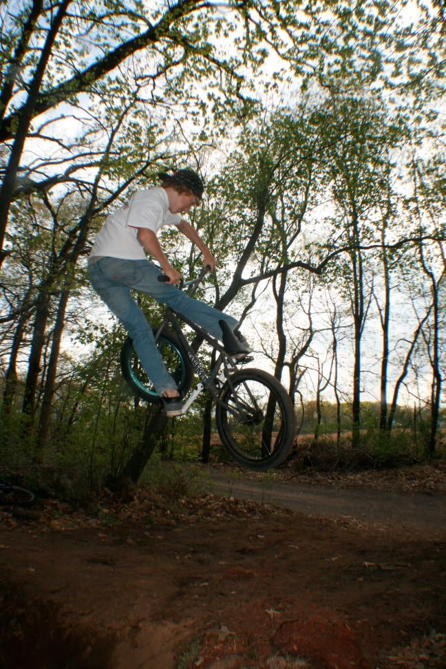 IMAGE: http://i136.photobucket.com/albums/q181/sharrington8592/IMG_0163.jpg