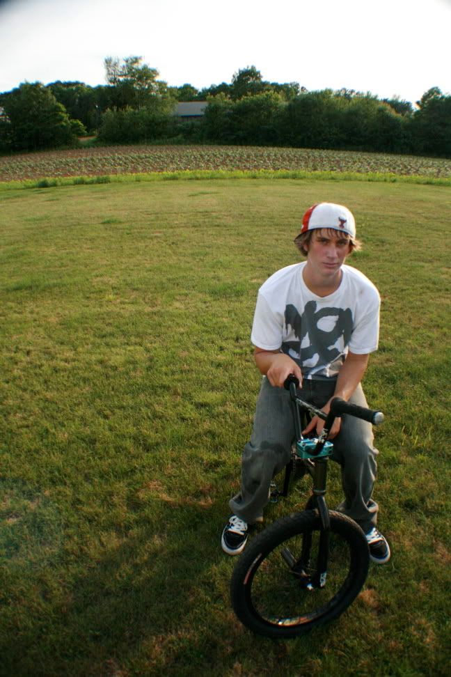 IMAGE: http://i136.photobucket.com/albums/q181/sharrington8592/IMG_1245.jpg