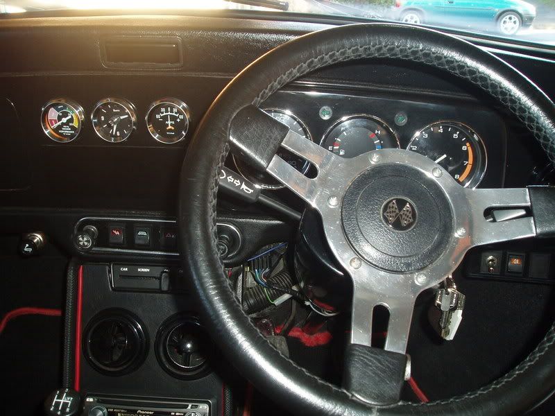 Steeringwheelint.jpg