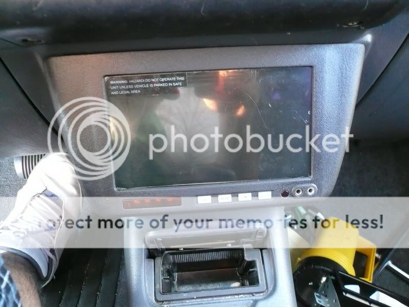 7'' monitor molded in rav 4 -- posted image.
